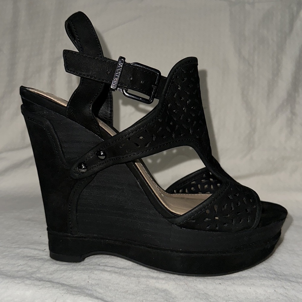 Black Wedges